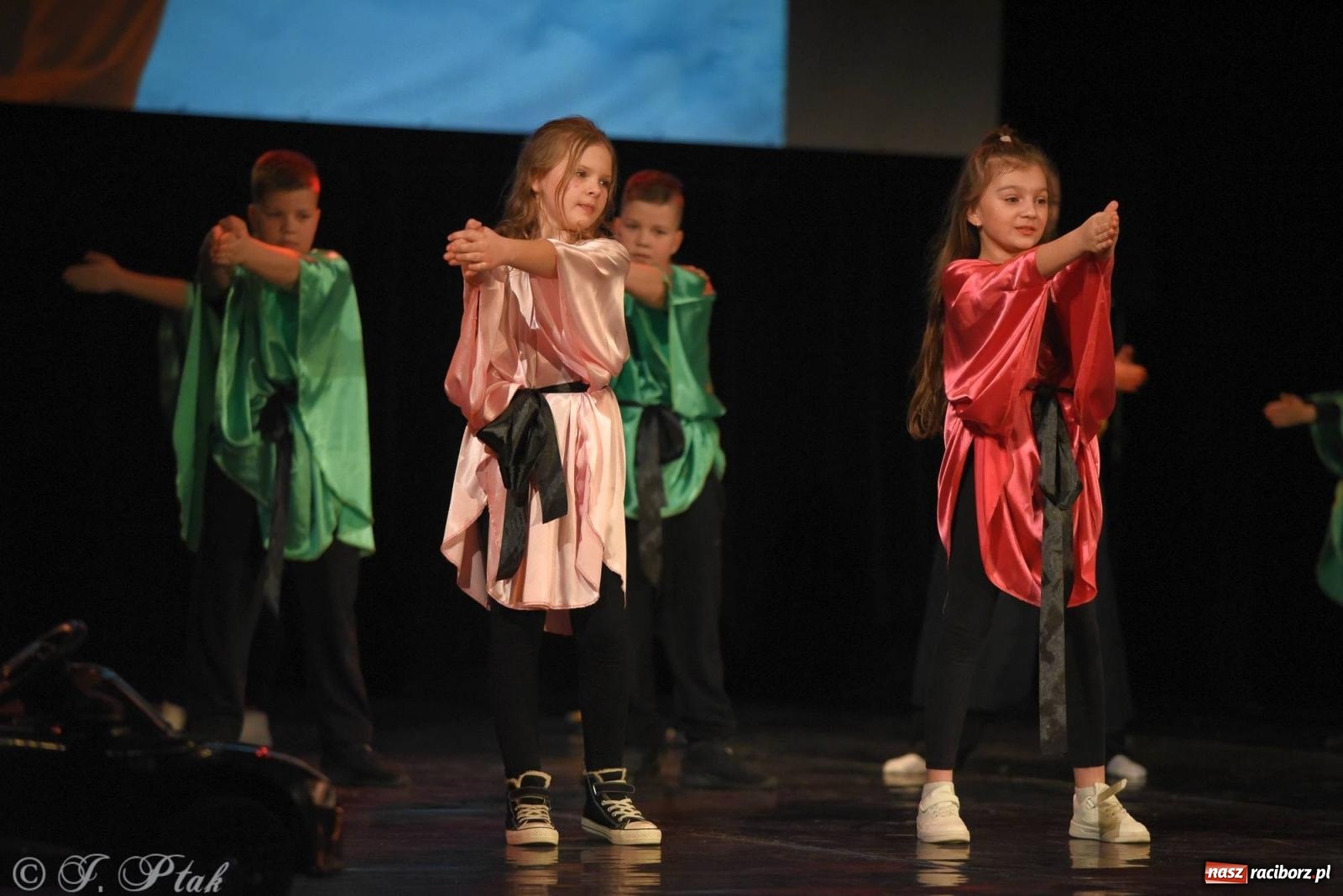 Zdjęcie w galerii na portalu naszraciborz.pl: SKAZA w Disney'owskiej odsłonie- widowisko taneczne wiadomości z regionu