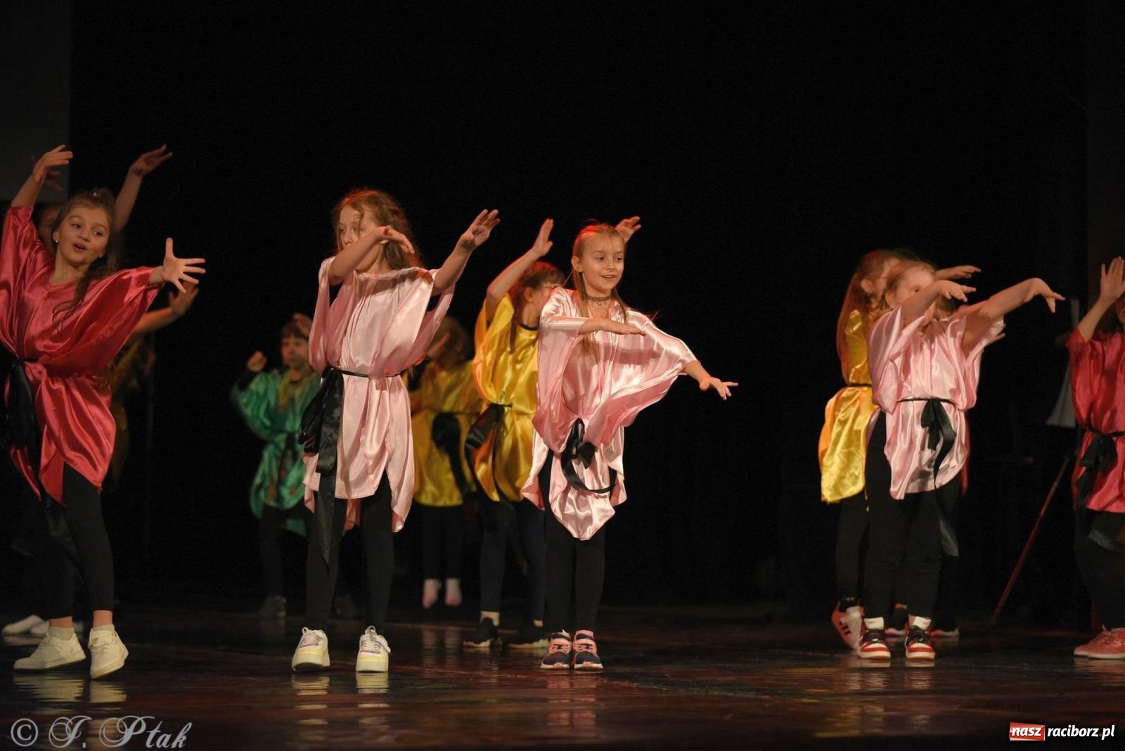 Zdjęcie w galerii na portalu naszraciborz.pl: SKAZA w Disney'owskiej odsłonie- widowisko taneczne wiadomości z regionu