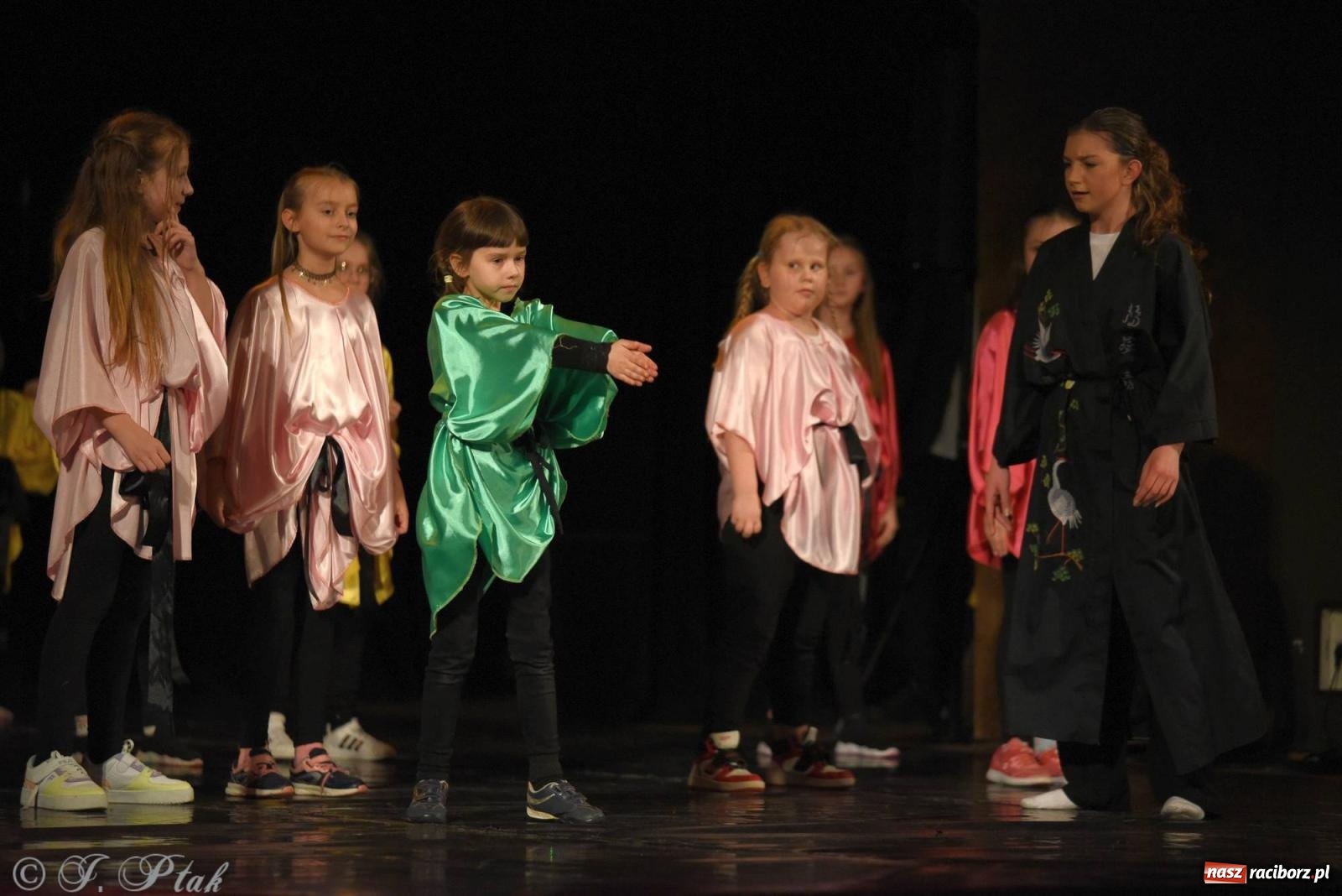 Zdjęcie w galerii na portalu naszraciborz.pl: SKAZA w Disney'owskiej odsłonie- widowisko taneczne wiadomości z regionu