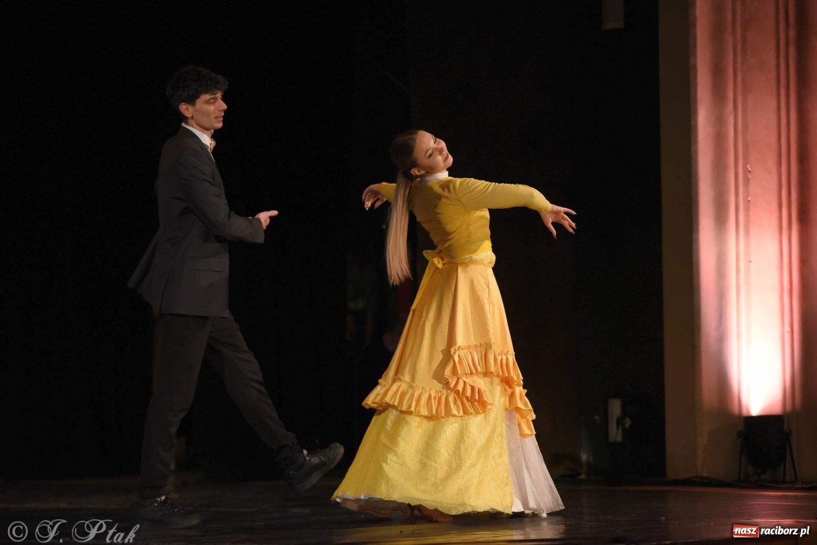 Zdjęcie w galerii na portalu naszraciborz.pl: SKAZA w Disney'owskiej odsłonie- widowisko taneczne wiadomości z regionu