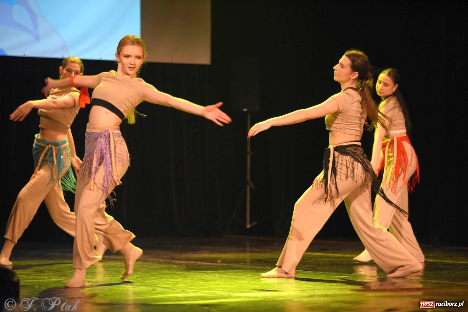 Zdjęcie w galerii na portalu naszraciborz.pl: SKAZA w Disney'owskiej odsłonie- widowisko taneczne wiadomości z regionu