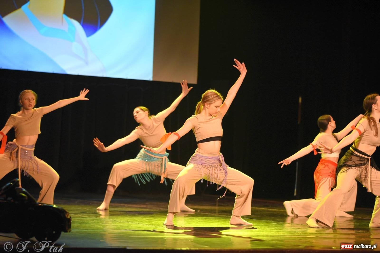 Zdjęcie w galerii na portalu naszraciborz.pl: SKAZA w Disney'owskiej odsłonie- widowisko taneczne wiadomości z regionu