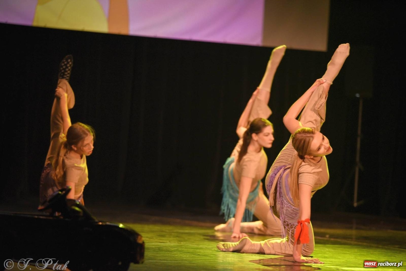 Zdjęcie w galerii na portalu naszraciborz.pl: SKAZA w Disney'owskiej odsłonie- widowisko taneczne wiadomości z regionu