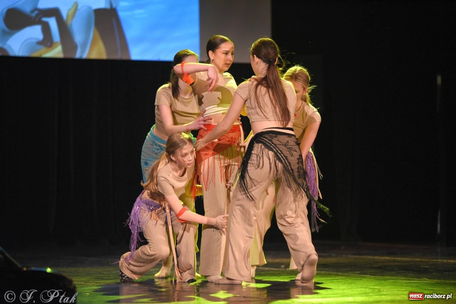 Zdjęcie w galerii na portalu naszraciborz.pl: SKAZA w Disney'owskiej odsłonie- widowisko taneczne wiadomości z regionu
