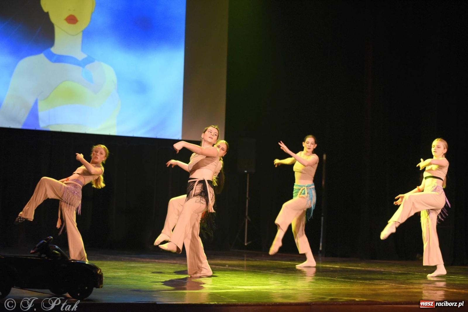 Zdjęcie w galerii na portalu naszraciborz.pl: SKAZA w Disney'owskiej odsłonie- widowisko taneczne wiadomości z regionu
