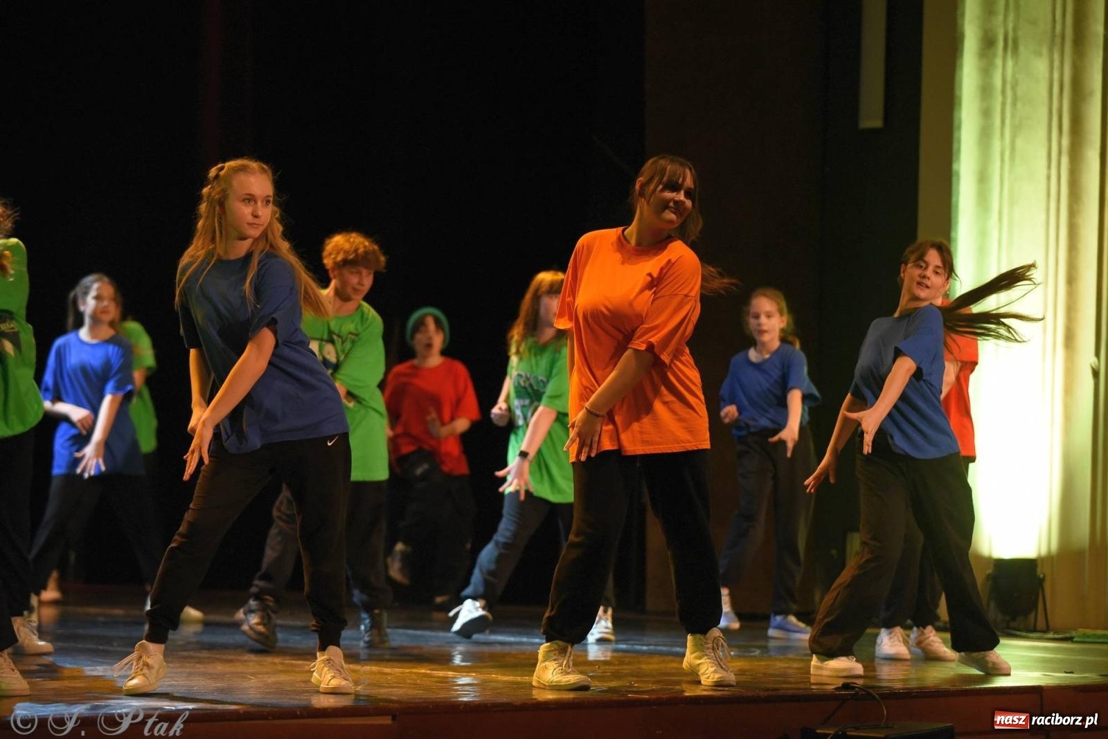 Zdjęcie w galerii na portalu naszraciborz.pl: SKAZA w Disney'owskiej odsłonie- widowisko taneczne wiadomości z regionu