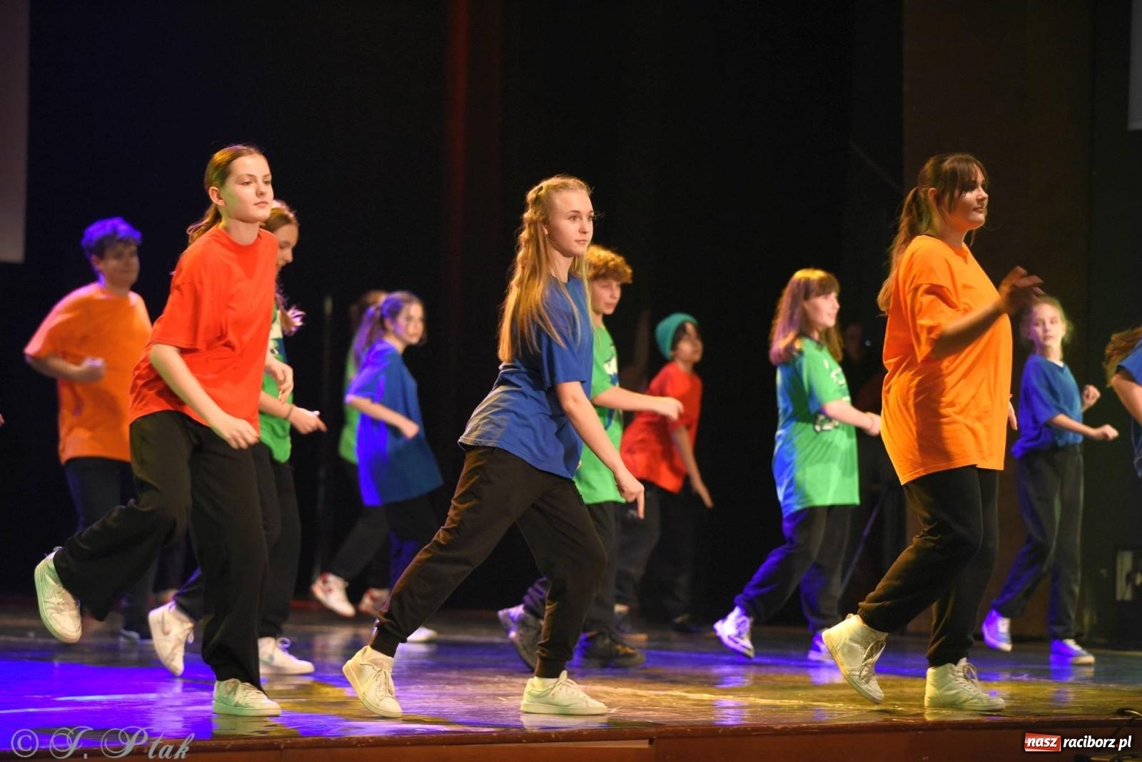 Zdjęcie w galerii na portalu naszraciborz.pl: SKAZA w Disney'owskiej odsłonie- widowisko taneczne wiadomości z regionu