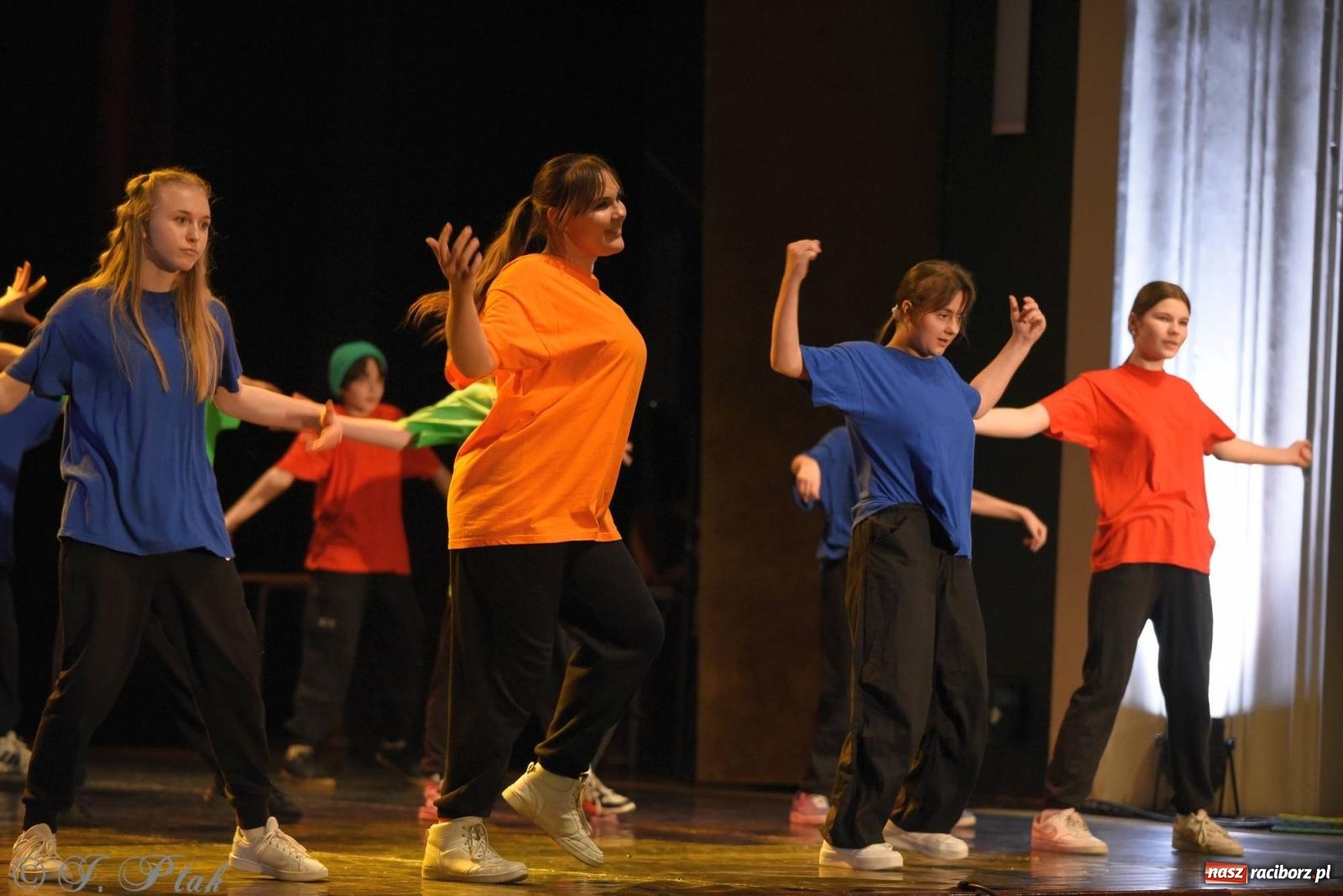 Zdjęcie w galerii na portalu naszraciborz.pl: SKAZA w Disney'owskiej odsłonie- widowisko taneczne wiadomości z regionu