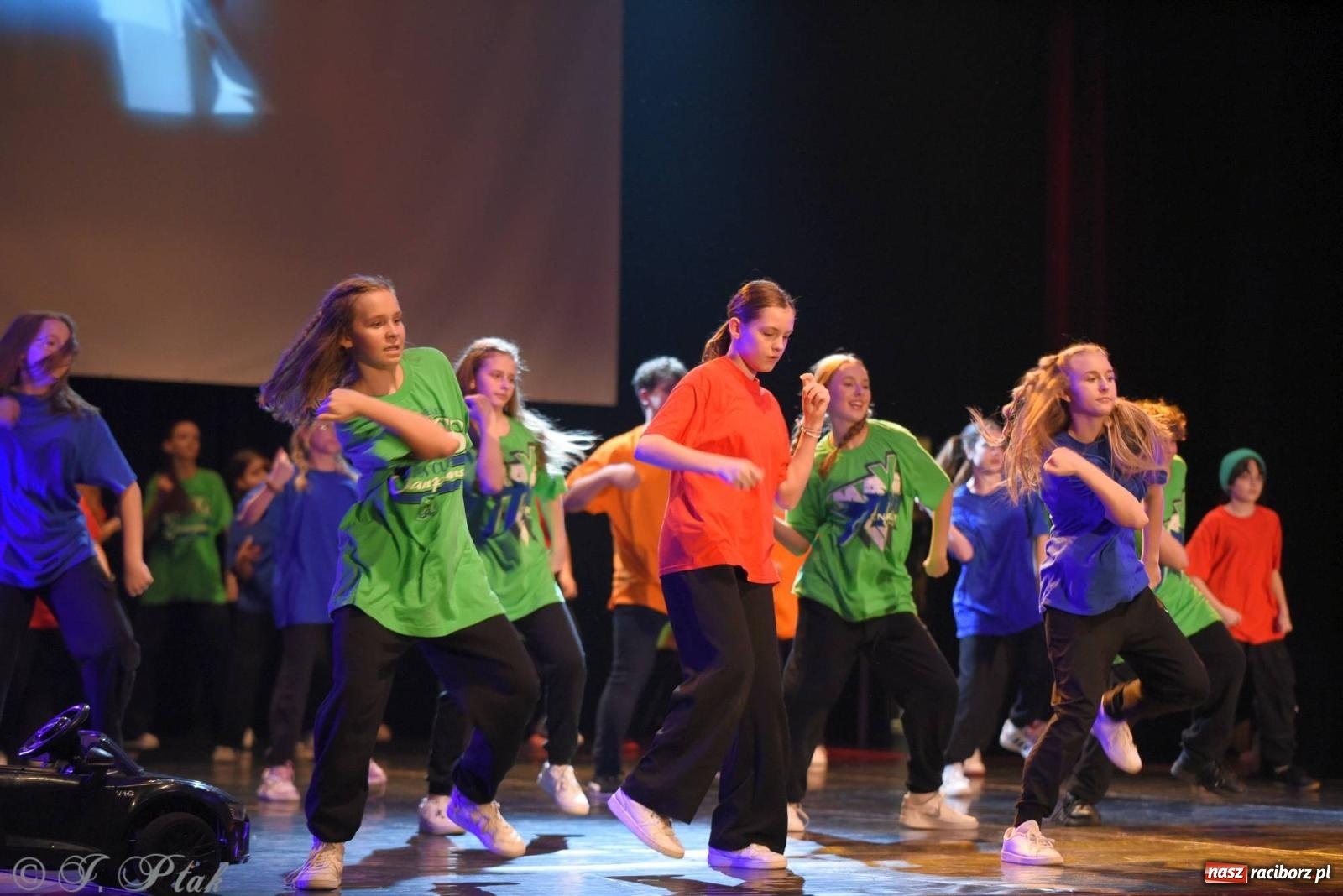 Zdjęcie w galerii na portalu naszraciborz.pl: SKAZA w Disney'owskiej odsłonie- widowisko taneczne wiadomości z regionu