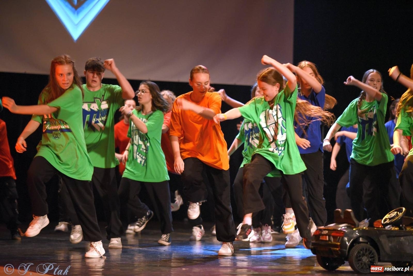 Zdjęcie w galerii na portalu naszraciborz.pl: SKAZA w Disney'owskiej odsłonie- widowisko taneczne wiadomości z regionu