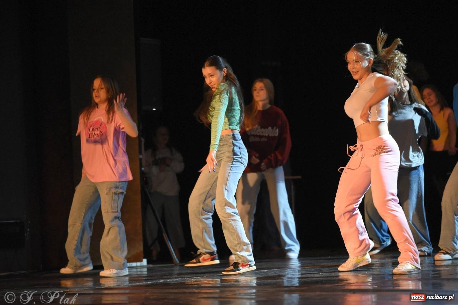 Zdjęcie w galerii na portalu naszraciborz.pl: SKAZA w Disney'owskiej odsłonie- widowisko taneczne wiadomości z regionu