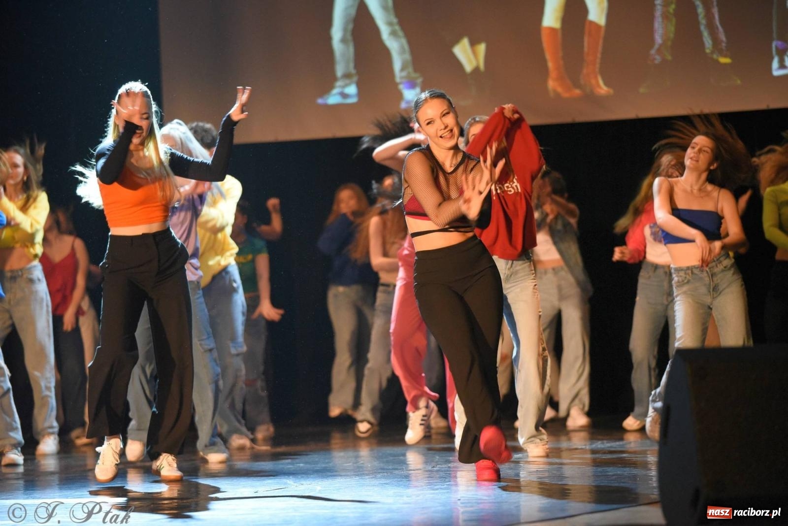 Zdjęcie w galerii na portalu naszraciborz.pl: SKAZA w Disney'owskiej odsłonie- widowisko taneczne wiadomości z regionu