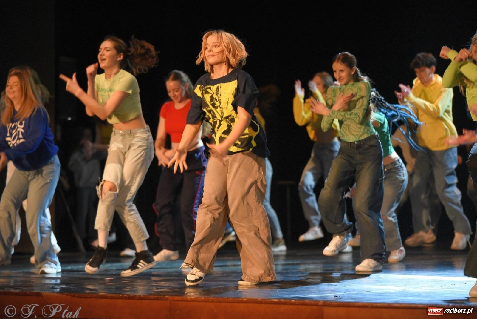 Zdjęcie w galerii na portalu naszraciborz.pl: SKAZA w Disney'owskiej odsłonie- widowisko taneczne wiadomości z regionu