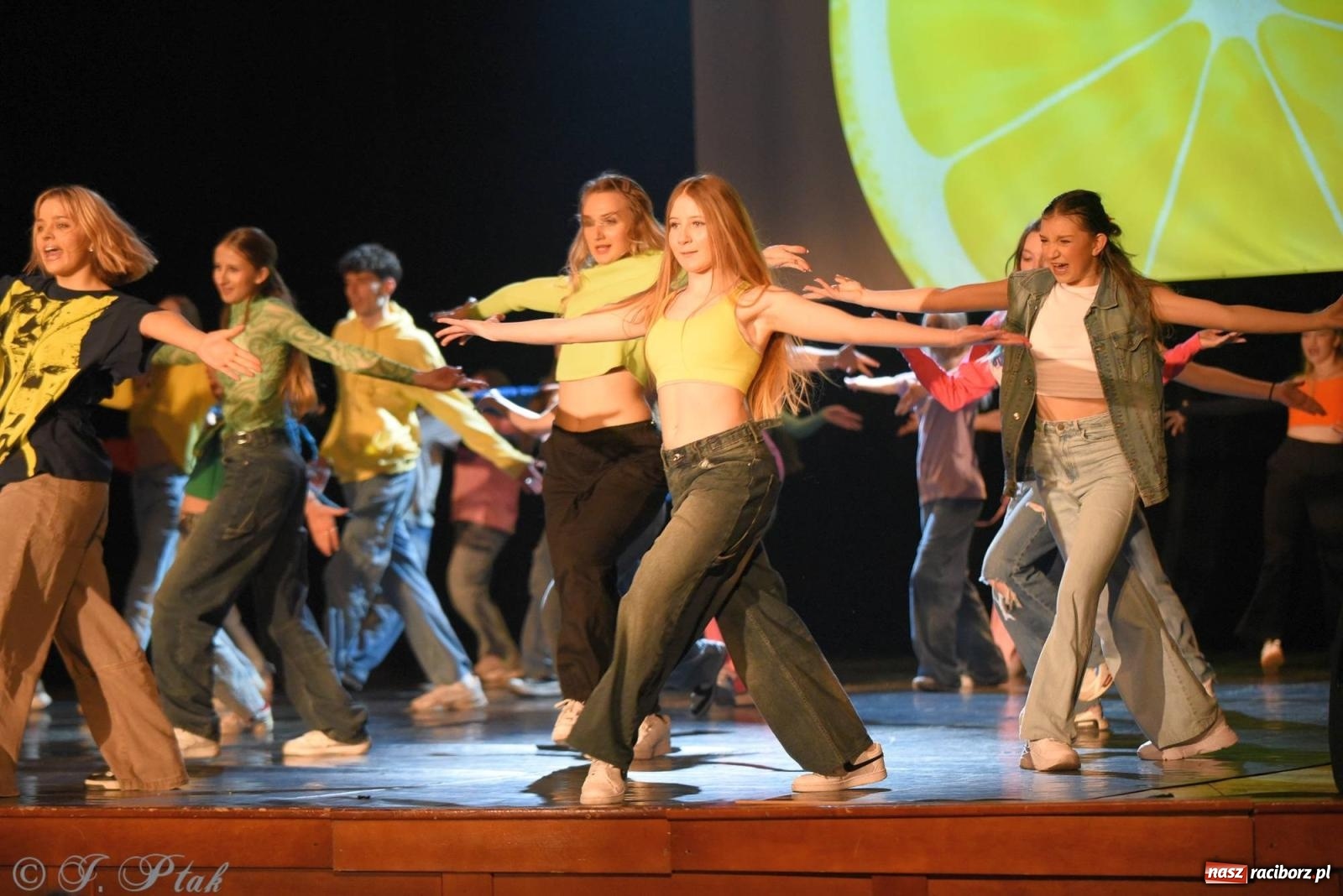 Zdjęcie w galerii na portalu naszraciborz.pl: SKAZA w Disney'owskiej odsłonie- widowisko taneczne wiadomości z regionu