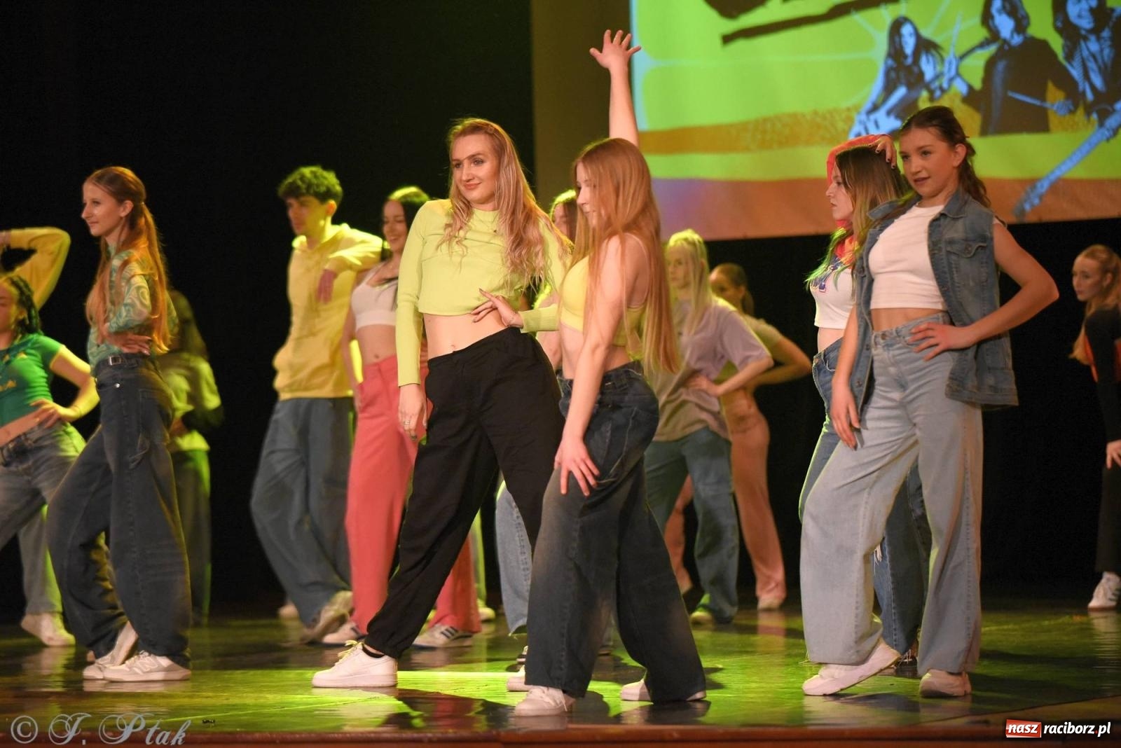 Zdjęcie w galerii na portalu naszraciborz.pl: SKAZA w Disney'owskiej odsłonie- widowisko taneczne wiadomości z regionu