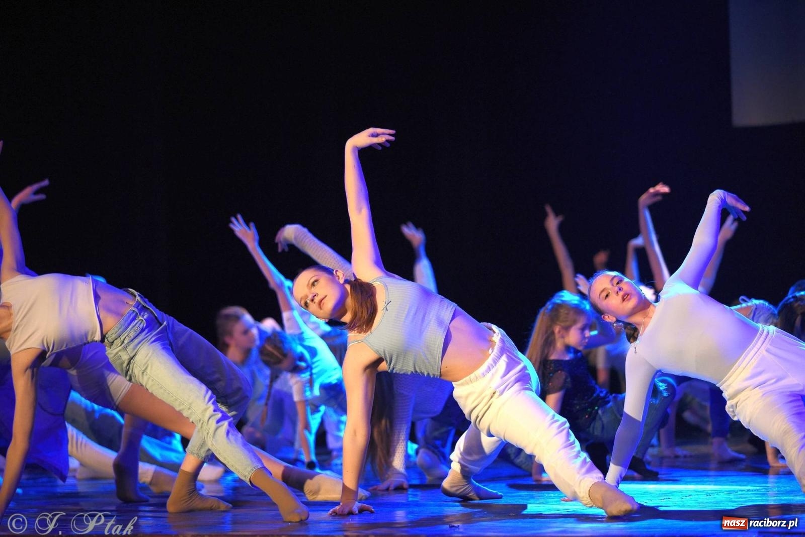 Zdjęcie w galerii na portalu naszraciborz.pl: SKAZA w Disney'owskiej odsłonie- widowisko taneczne wiadomości z regionu