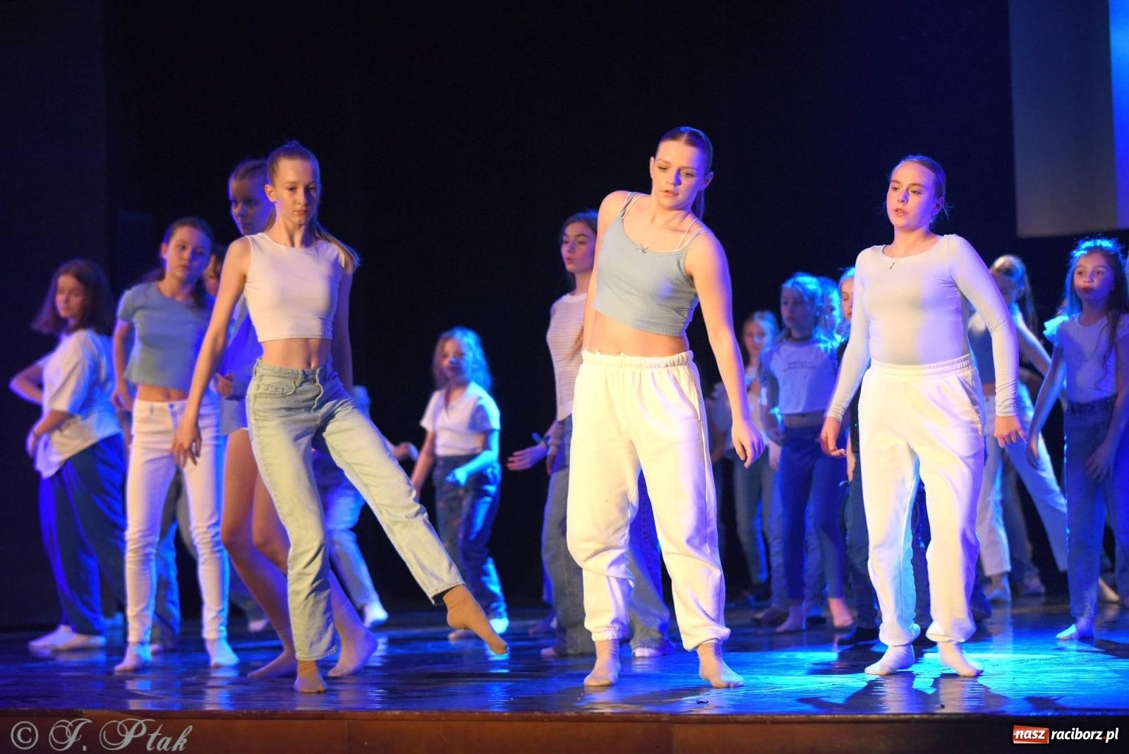 Zdjęcie w galerii na portalu naszraciborz.pl: SKAZA w Disney'owskiej odsłonie- widowisko taneczne wiadomości z regionu