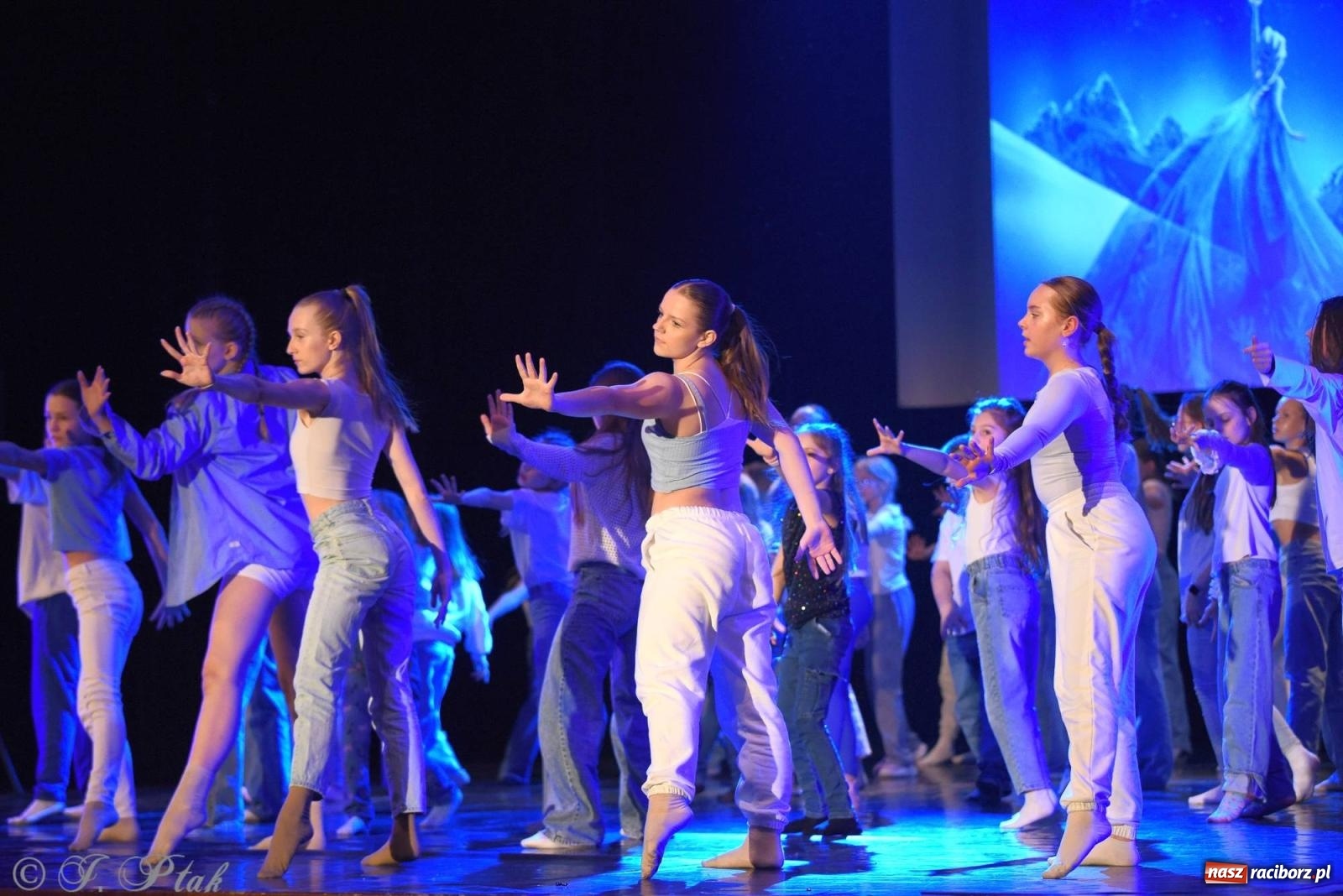 Zdjęcie w galerii na portalu naszraciborz.pl: SKAZA w Disney'owskiej odsłonie- widowisko taneczne wiadomości z regionu
