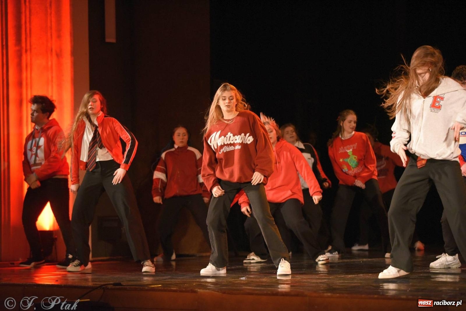 Zdjęcie w galerii na portalu naszraciborz.pl: SKAZA w Disney'owskiej odsłonie- widowisko taneczne wiadomości z regionu