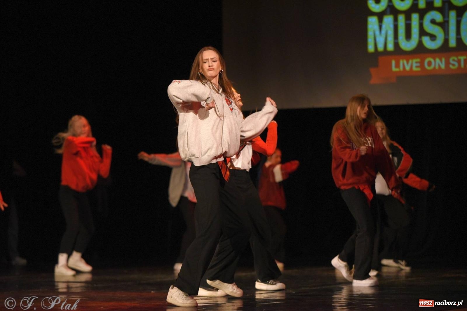 Zdjęcie w galerii na portalu naszraciborz.pl: SKAZA w Disney'owskiej odsłonie- widowisko taneczne wiadomości z regionu