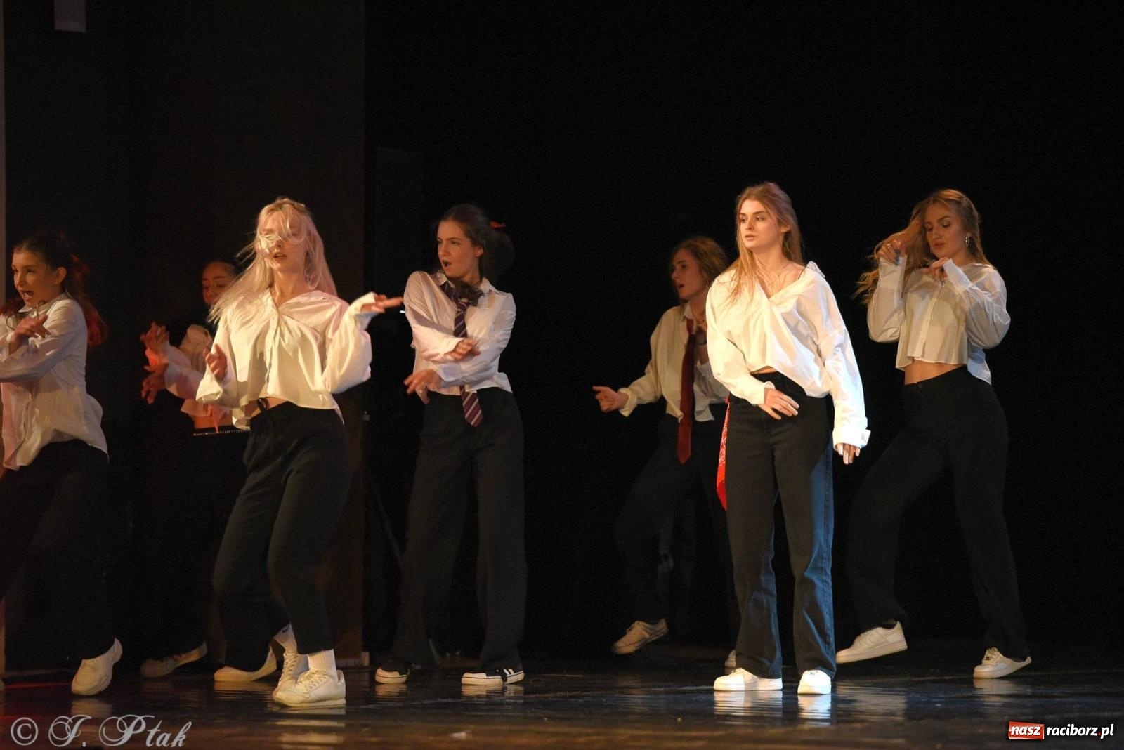 Zdjęcie w galerii na portalu naszraciborz.pl: SKAZA w Disney'owskiej odsłonie- widowisko taneczne wiadomości z regionu