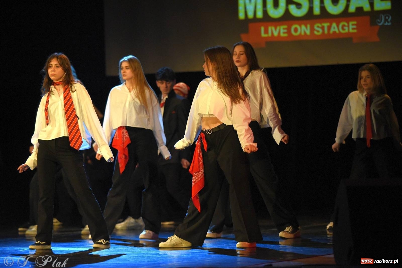 Zdjęcie w galerii na portalu naszraciborz.pl: SKAZA w Disney'owskiej odsłonie- widowisko taneczne wiadomości z regionu