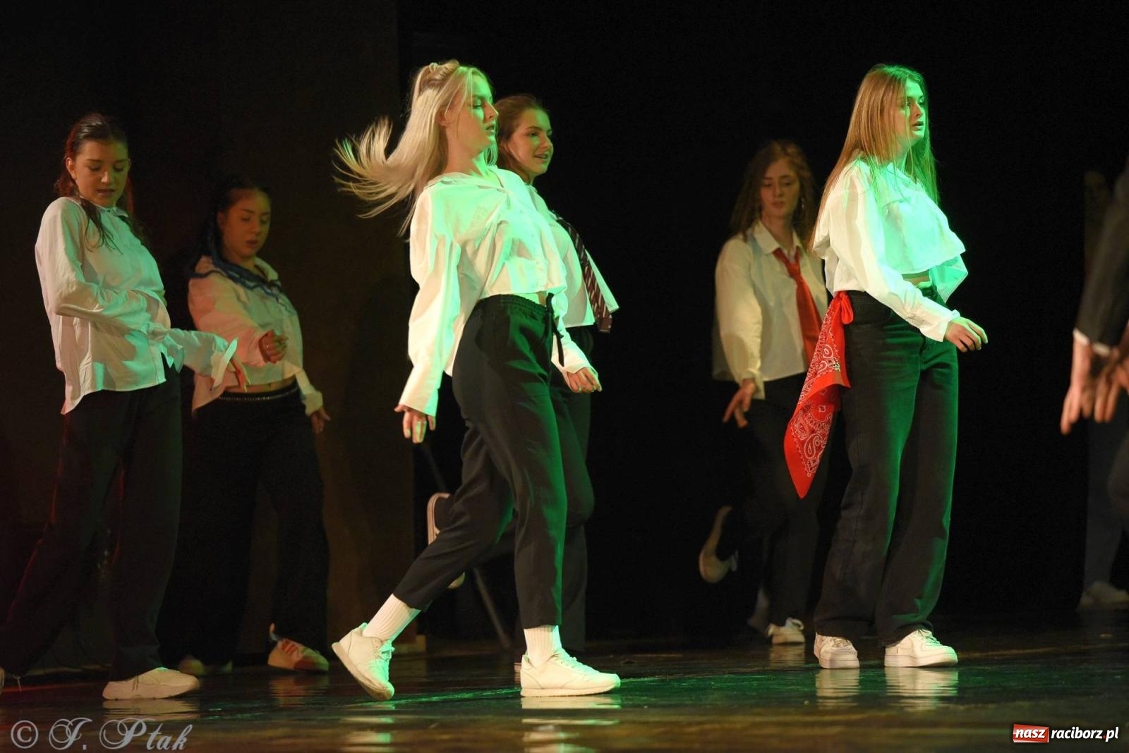 Zdjęcie w galerii na portalu naszraciborz.pl: SKAZA w Disney'owskiej odsłonie- widowisko taneczne wiadomości z regionu
