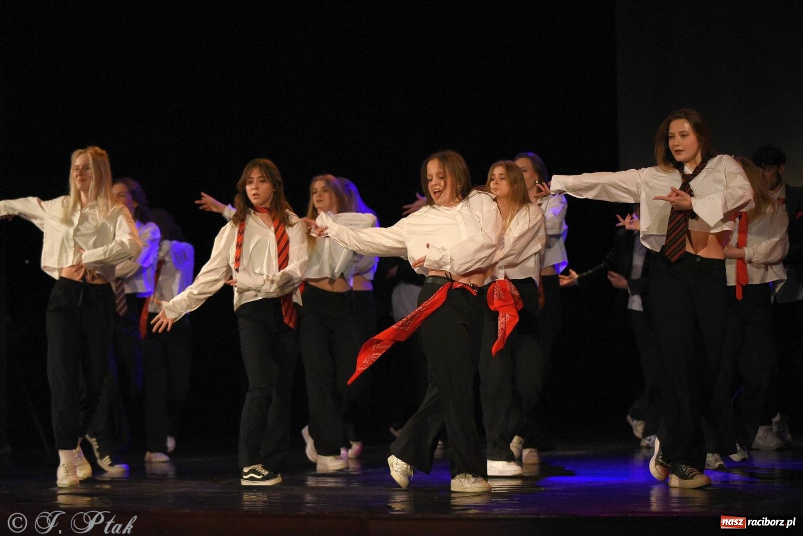 Zdjęcie w galerii na portalu naszraciborz.pl: SKAZA w Disney'owskiej odsłonie- widowisko taneczne wiadomości z regionu