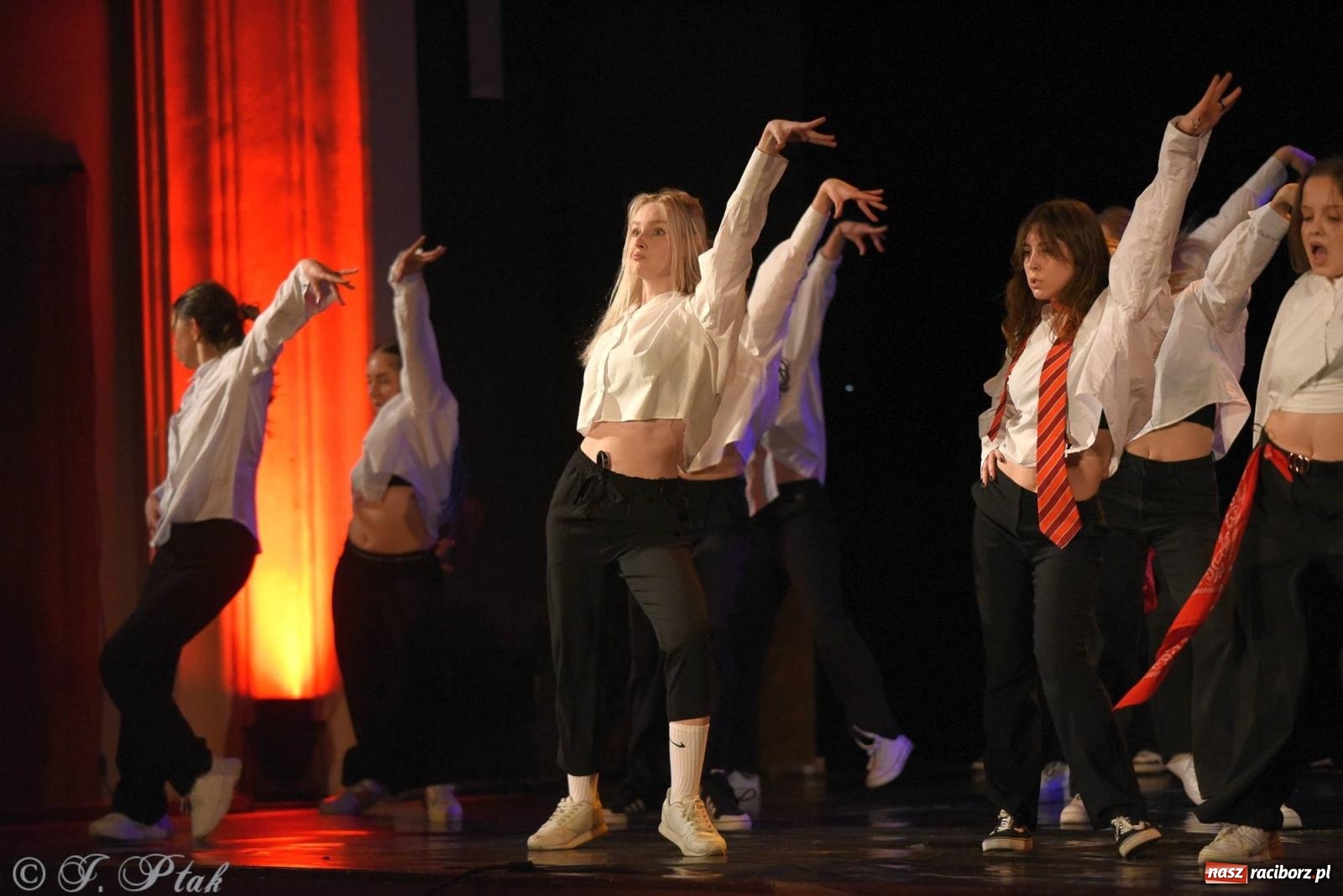 Zdjęcie w galerii na portalu naszraciborz.pl: SKAZA w Disney'owskiej odsłonie- widowisko taneczne wiadomości z regionu