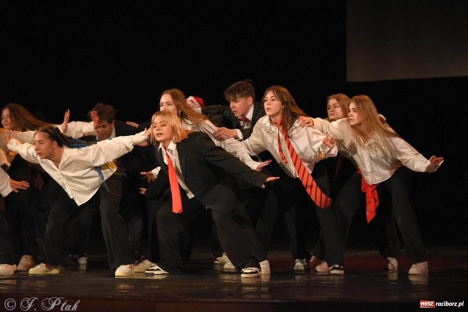 Zdjęcie w galerii na portalu naszraciborz.pl: SKAZA w Disney'owskiej odsłonie- widowisko taneczne wiadomości z regionu
