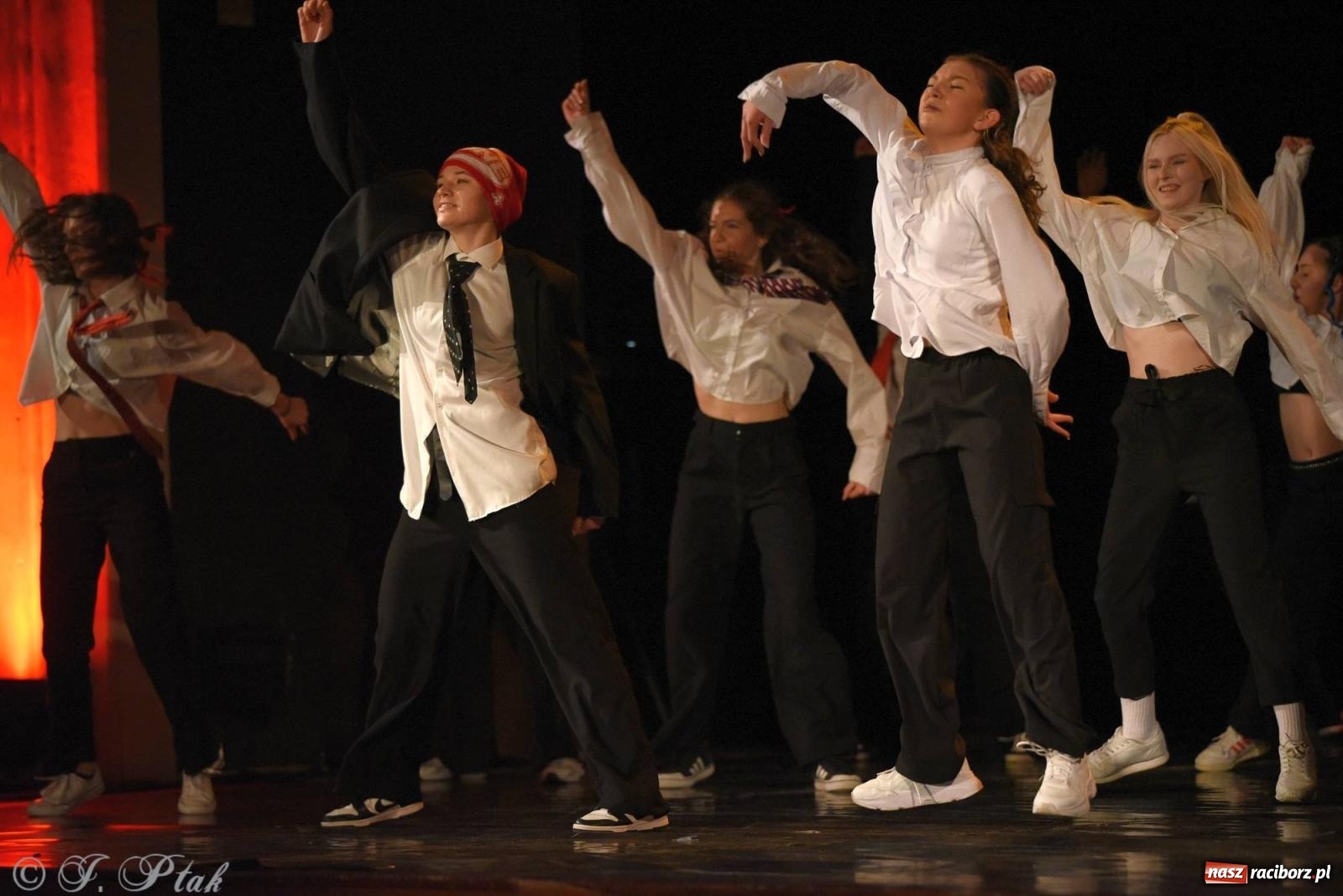 Zdjęcie w galerii na portalu naszraciborz.pl: SKAZA w Disney'owskiej odsłonie- widowisko taneczne wiadomości z regionu