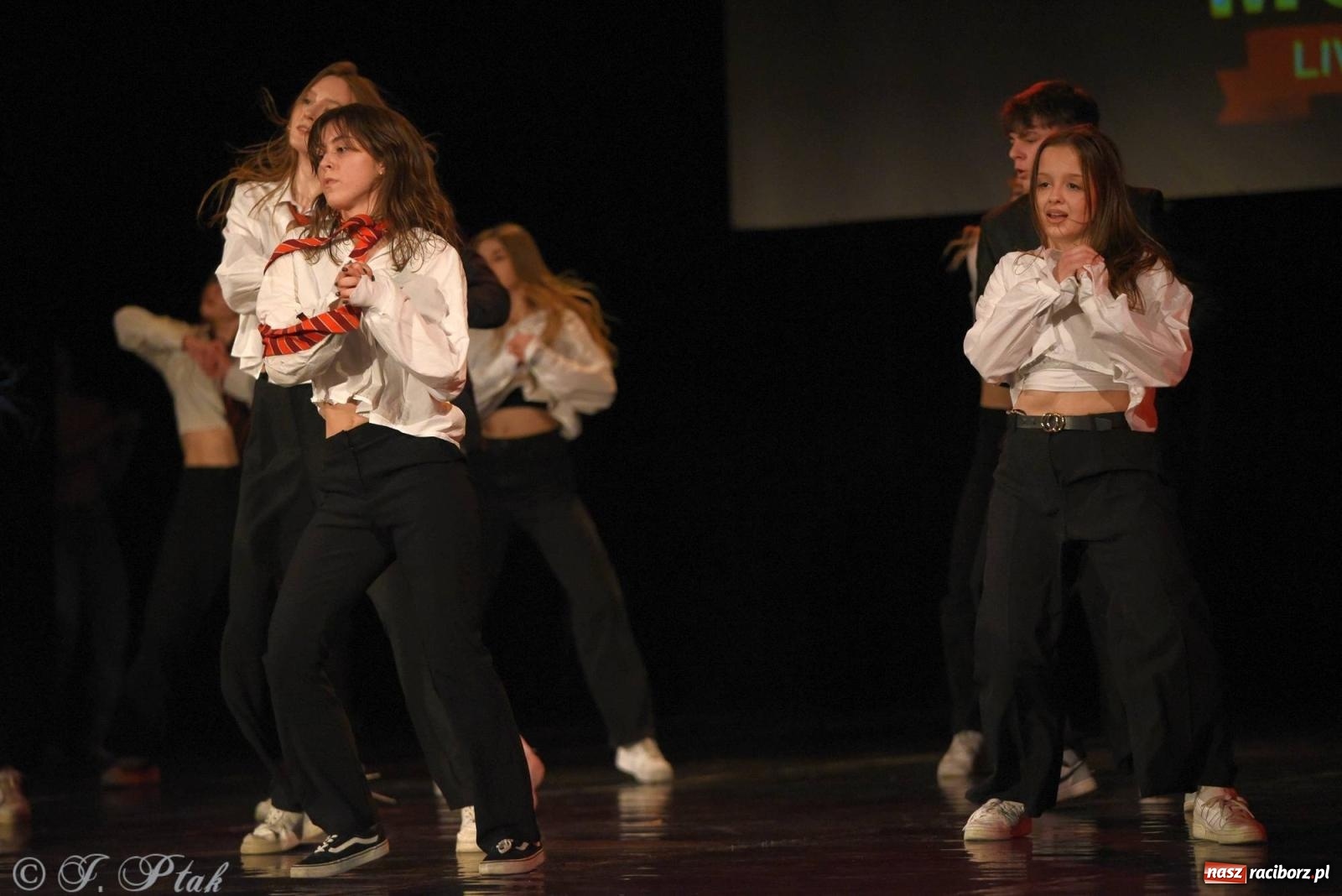 Zdjęcie w galerii na portalu naszraciborz.pl: SKAZA w Disney'owskiej odsłonie- widowisko taneczne wiadomości z regionu
