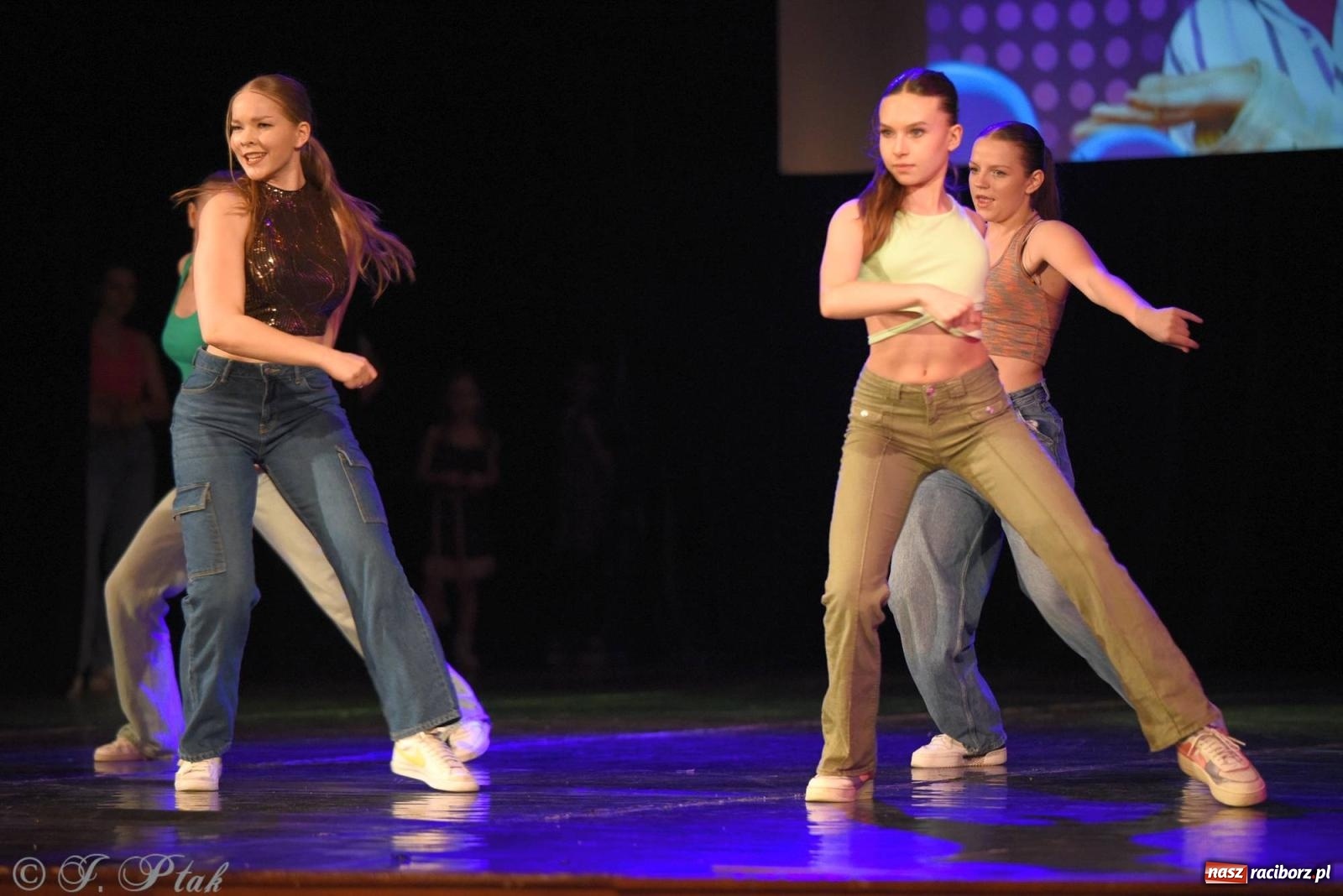 Zdjęcie w galerii na portalu naszraciborz.pl: SKAZA w Disney'owskiej odsłonie- widowisko taneczne wiadomości z regionu