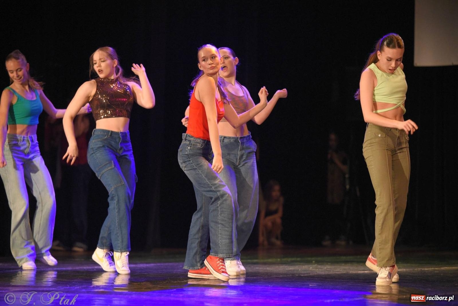 Zdjęcie w galerii na portalu naszraciborz.pl: SKAZA w Disney'owskiej odsłonie- widowisko taneczne wiadomości z regionu