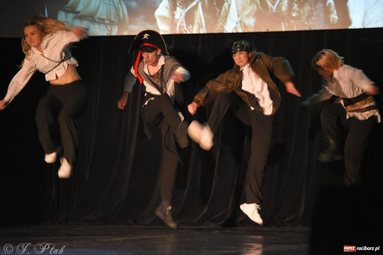Zdjęcie w galerii na portalu naszraciborz.pl: SKAZA w Disney'owskiej odsłonie- widowisko taneczne wiadomości z regionu