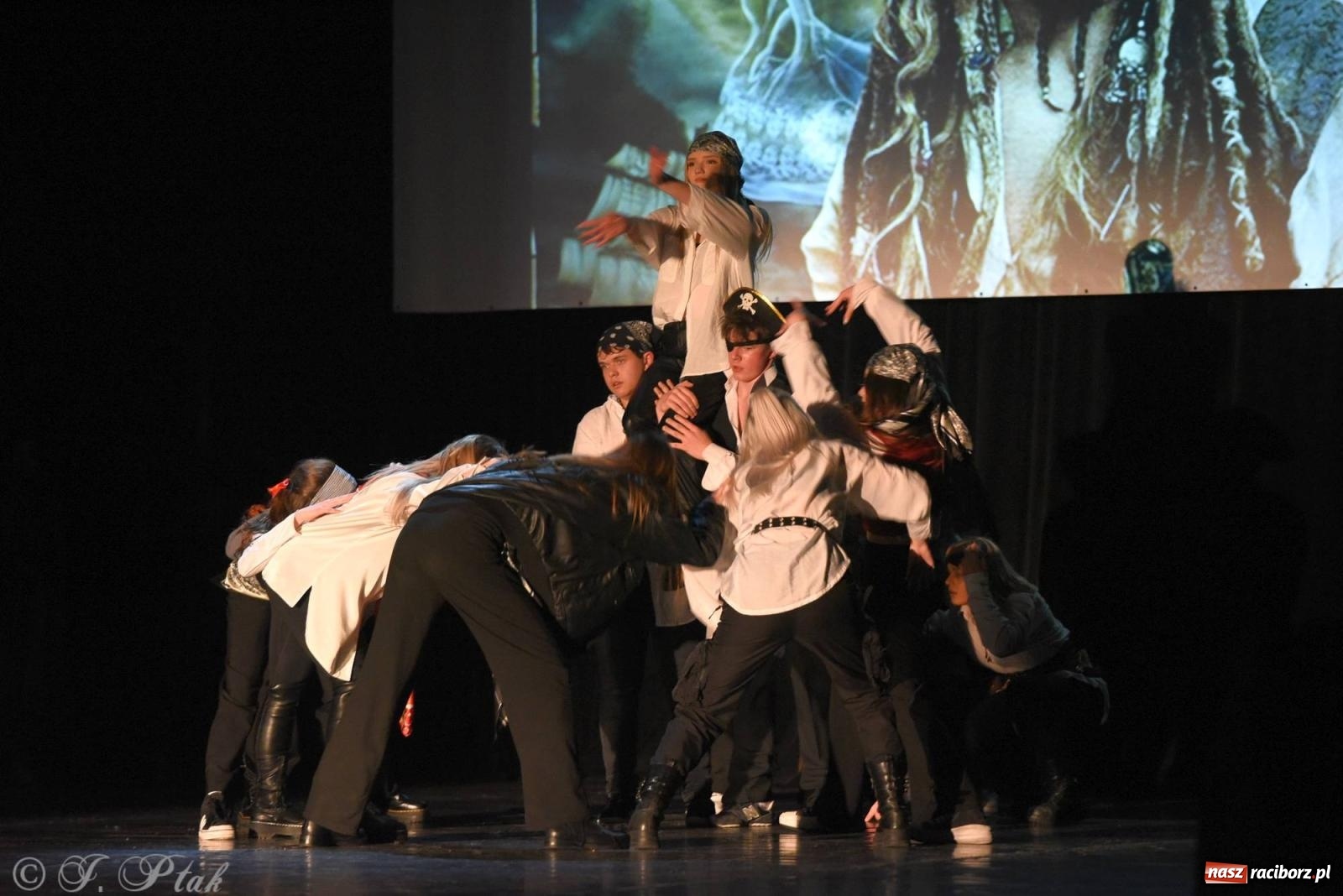 Zdjęcie w galerii na portalu naszraciborz.pl: SKAZA w Disney'owskiej odsłonie- widowisko taneczne wiadomości z regionu