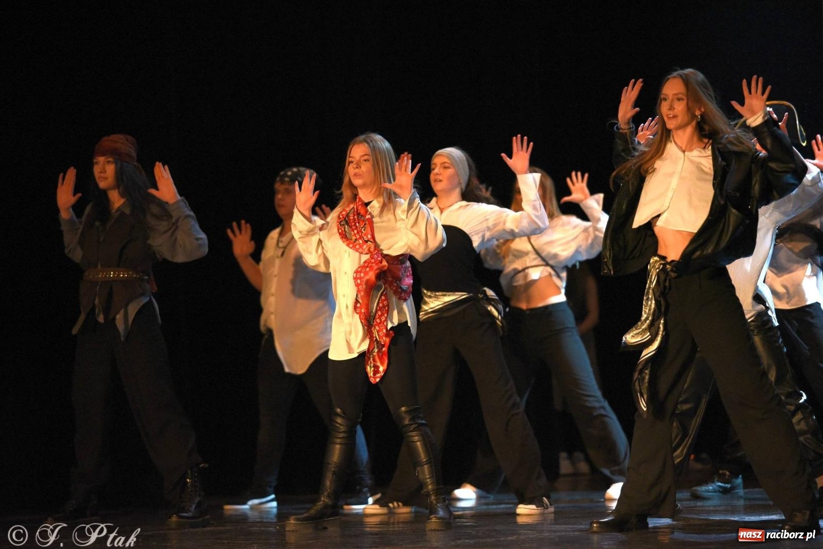 Zdjęcie w galerii na portalu naszraciborz.pl: SKAZA w Disney'owskiej odsłonie- widowisko taneczne wiadomości z regionu