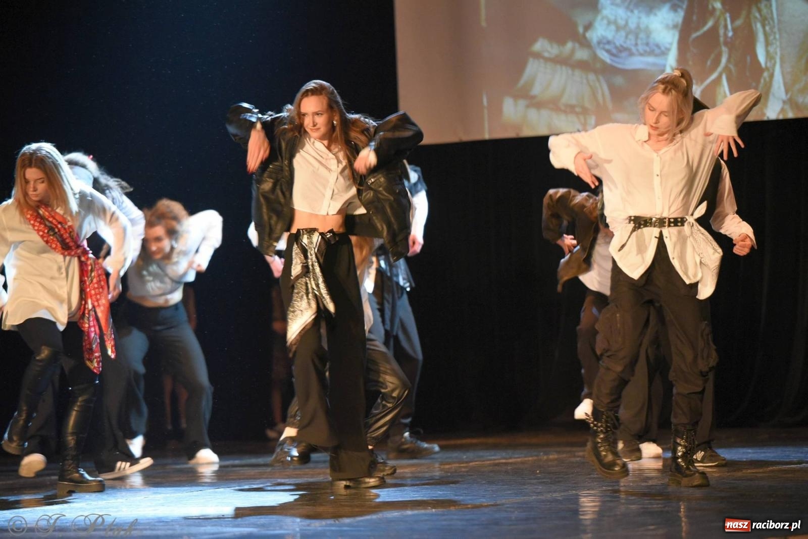 Zdjęcie w galerii na portalu naszraciborz.pl: SKAZA w Disney'owskiej odsłonie- widowisko taneczne wiadomości z regionu