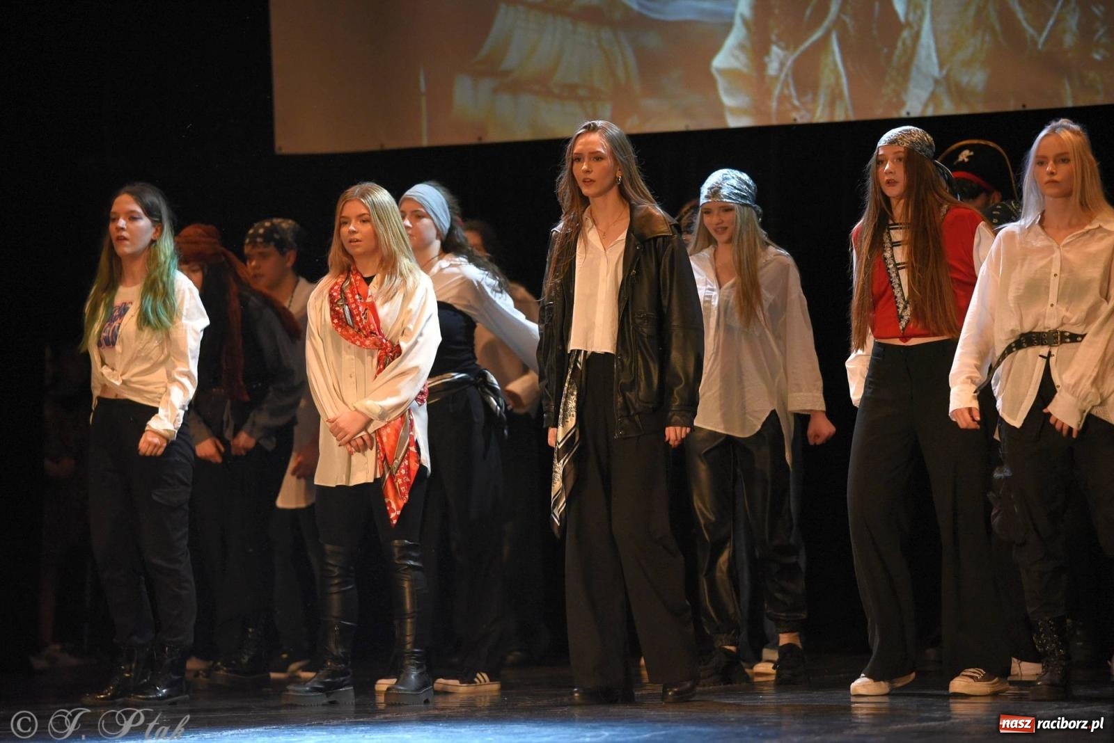 Zdjęcie w galerii na portalu naszraciborz.pl: SKAZA w Disney'owskiej odsłonie- widowisko taneczne wiadomości z regionu