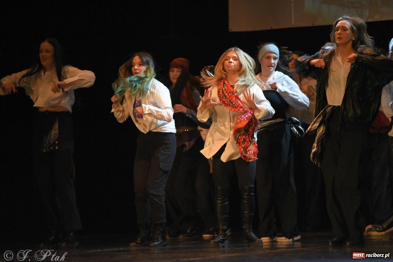 Zdjęcie w galerii na portalu naszraciborz.pl: SKAZA w Disney'owskiej odsłonie- widowisko taneczne wiadomości z regionu