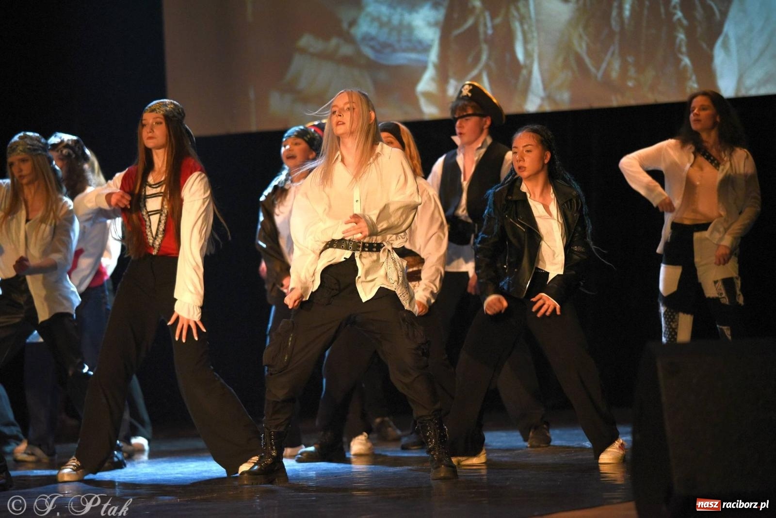 Zdjęcie w galerii na portalu naszraciborz.pl: SKAZA w Disney'owskiej odsłonie- widowisko taneczne wiadomości z regionu
