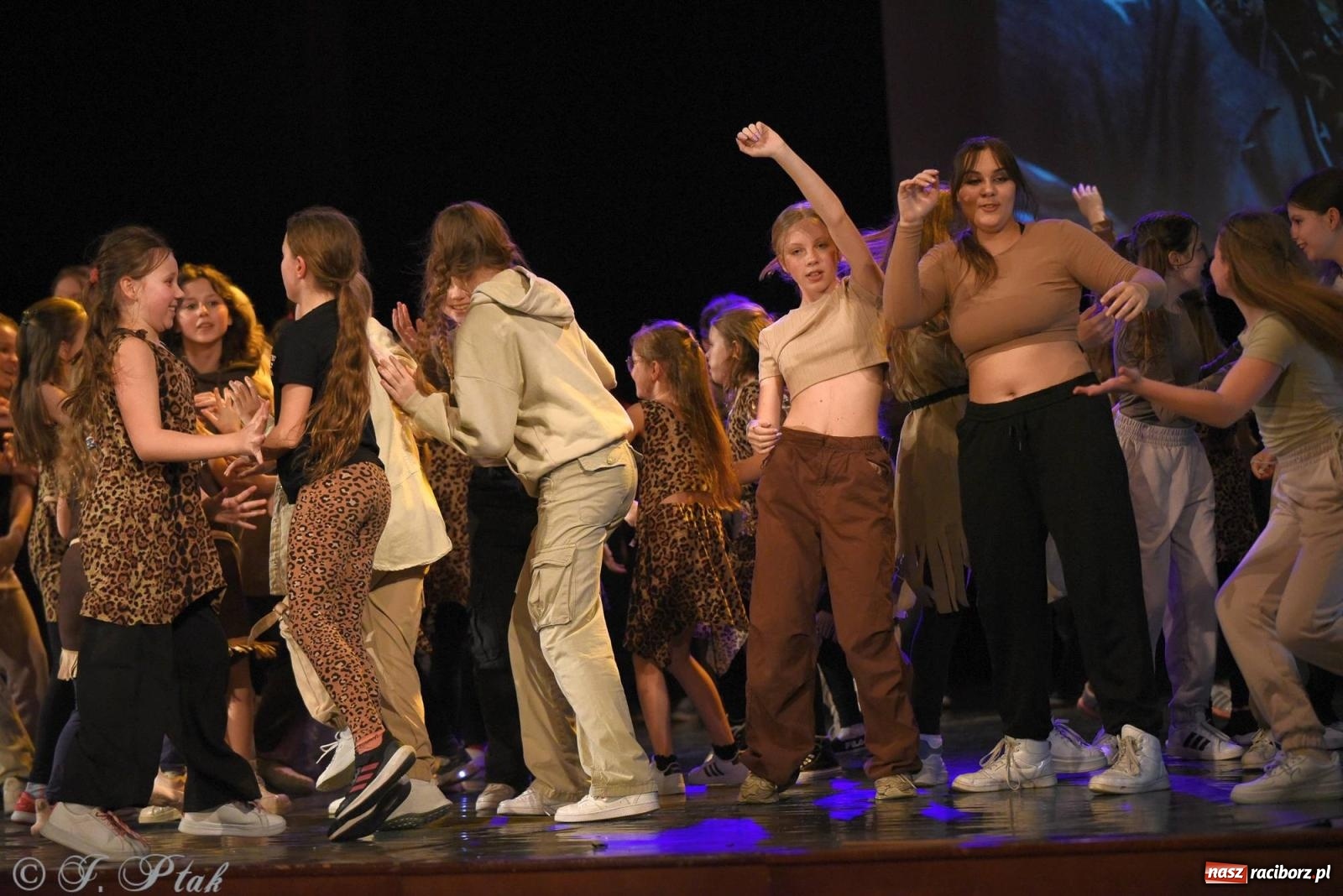 Zdjęcie w galerii na portalu naszraciborz.pl: SKAZA w Disney'owskiej odsłonie- widowisko taneczne wiadomości z regionu