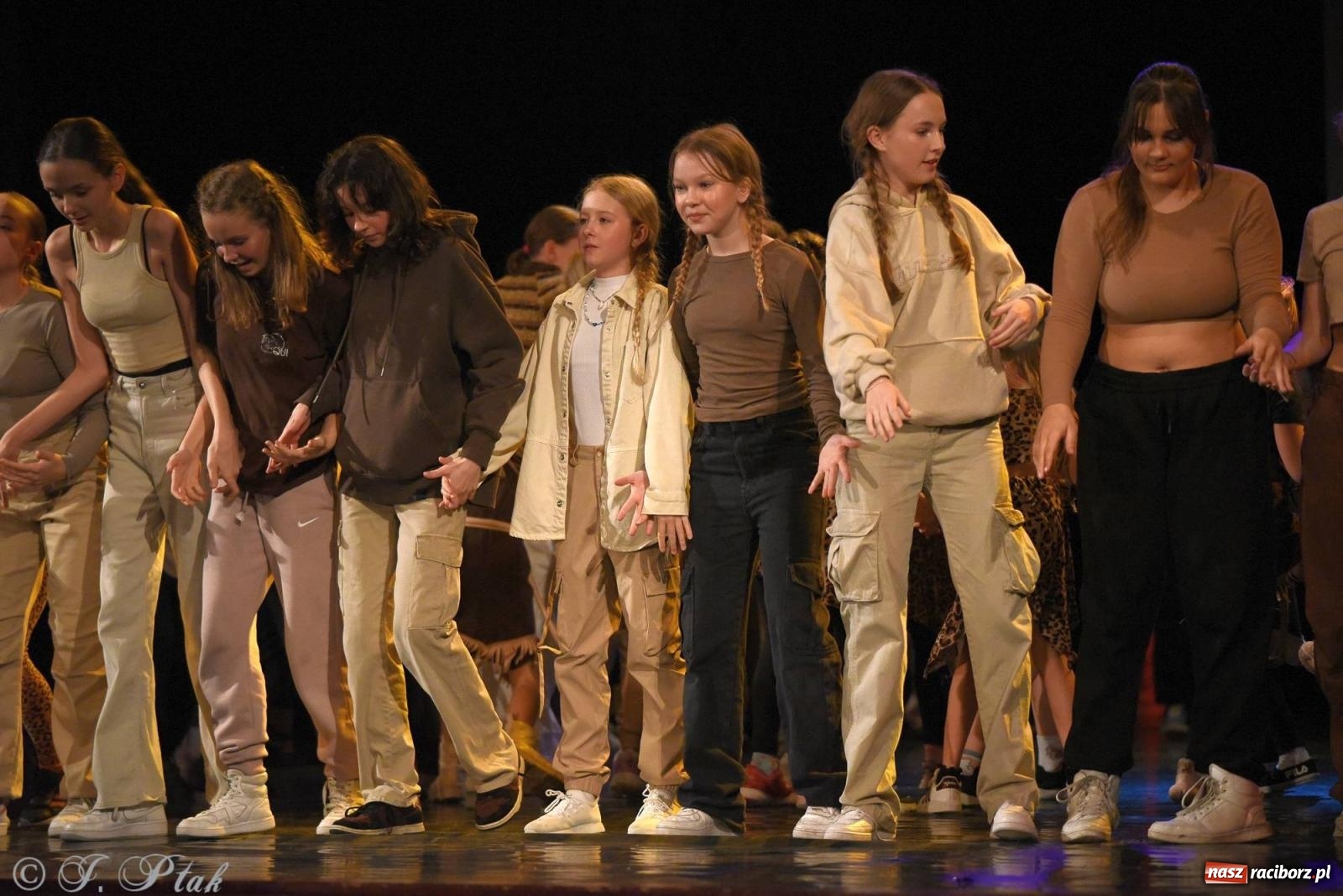 Zdjęcie w galerii na portalu naszraciborz.pl: SKAZA w Disney'owskiej odsłonie- widowisko taneczne wiadomości z regionu