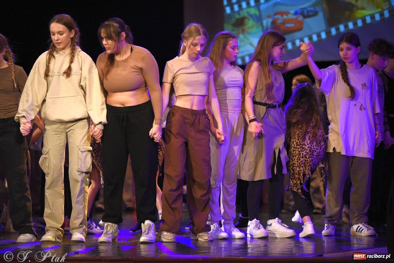 Zdjęcie w galerii na portalu naszraciborz.pl: SKAZA w Disney'owskiej odsłonie- widowisko taneczne wiadomości z regionu