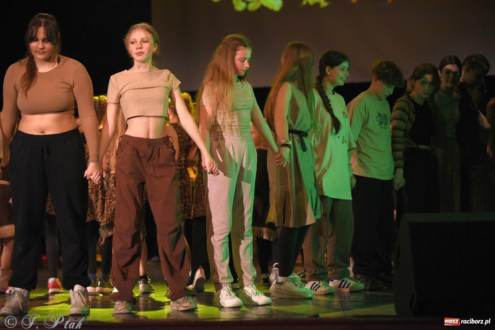 Zdjęcie w galerii na portalu naszraciborz.pl: SKAZA w Disney'owskiej odsłonie- widowisko taneczne wiadomości z regionu