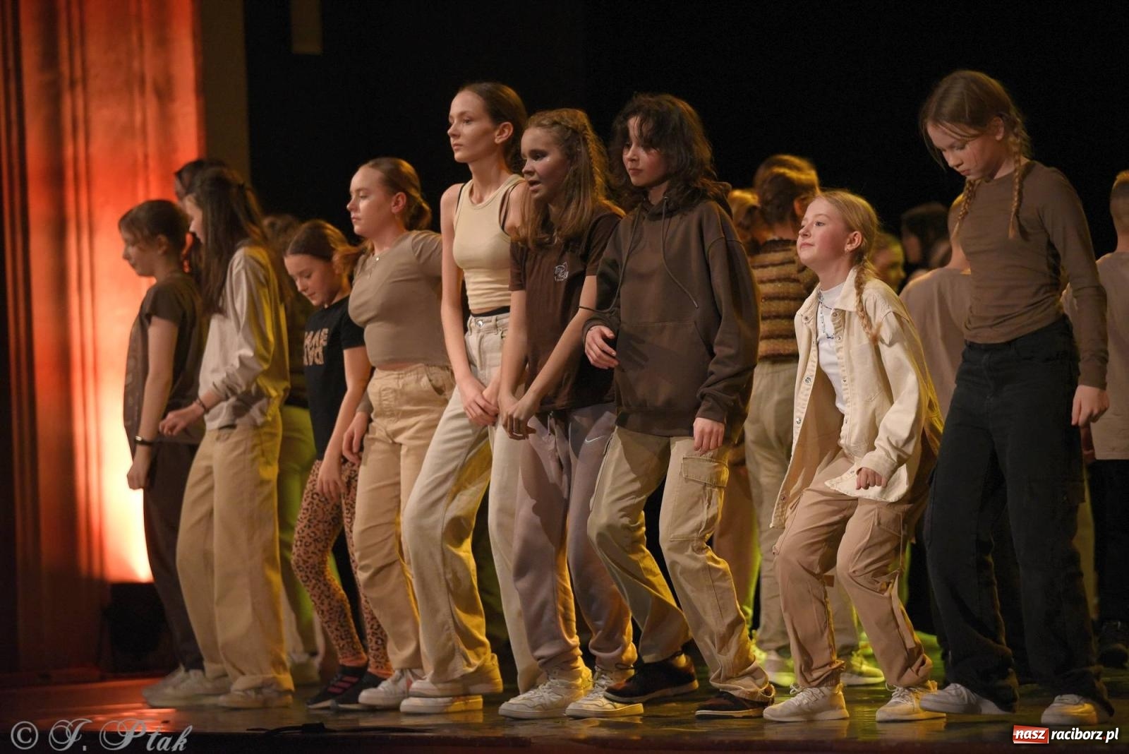 Zdjęcie w galerii na portalu naszraciborz.pl: SKAZA w Disney'owskiej odsłonie- widowisko taneczne wiadomości z regionu