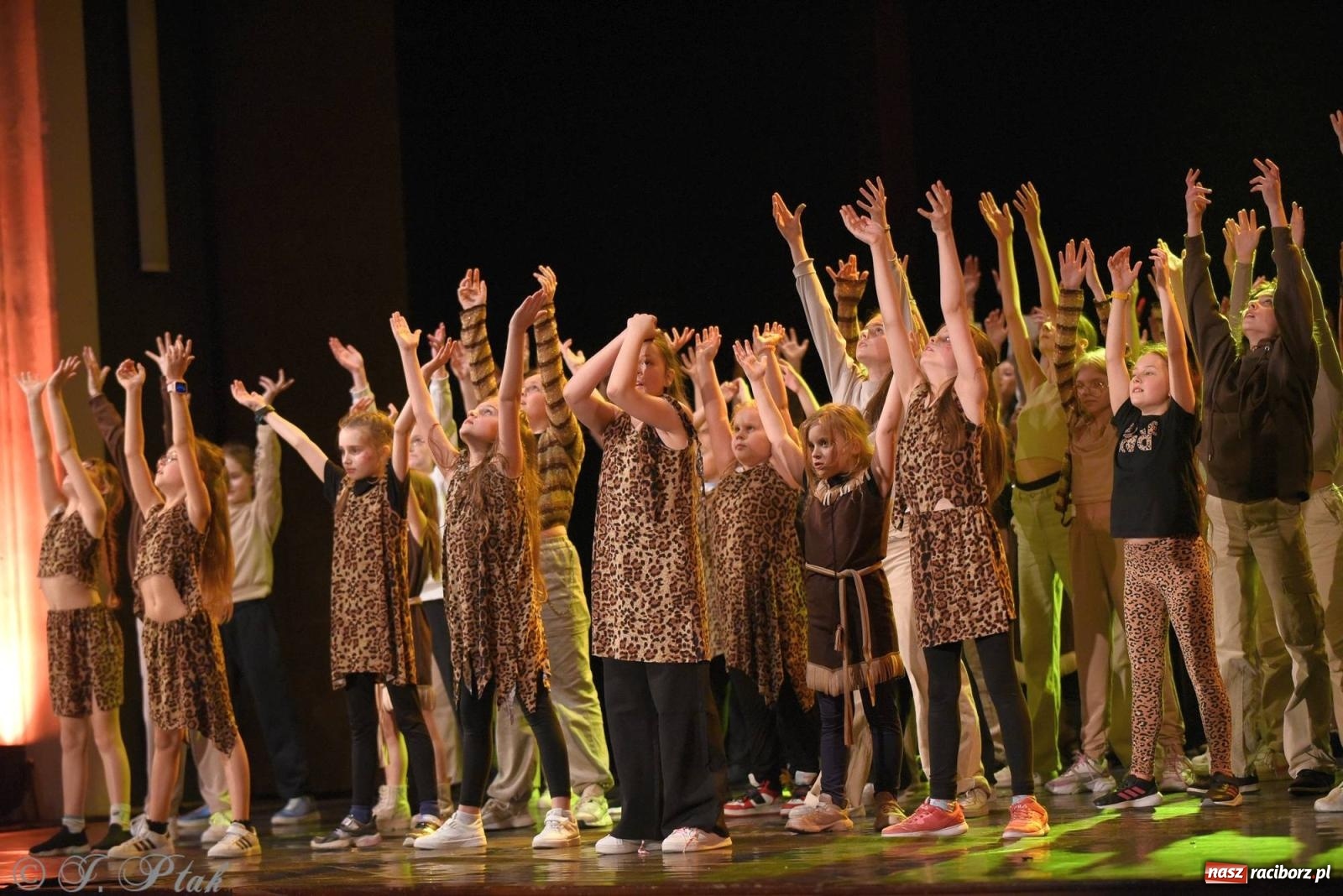 Zdjęcie w galerii na portalu naszraciborz.pl: SKAZA w Disney'owskiej odsłonie- widowisko taneczne wiadomości z regionu
