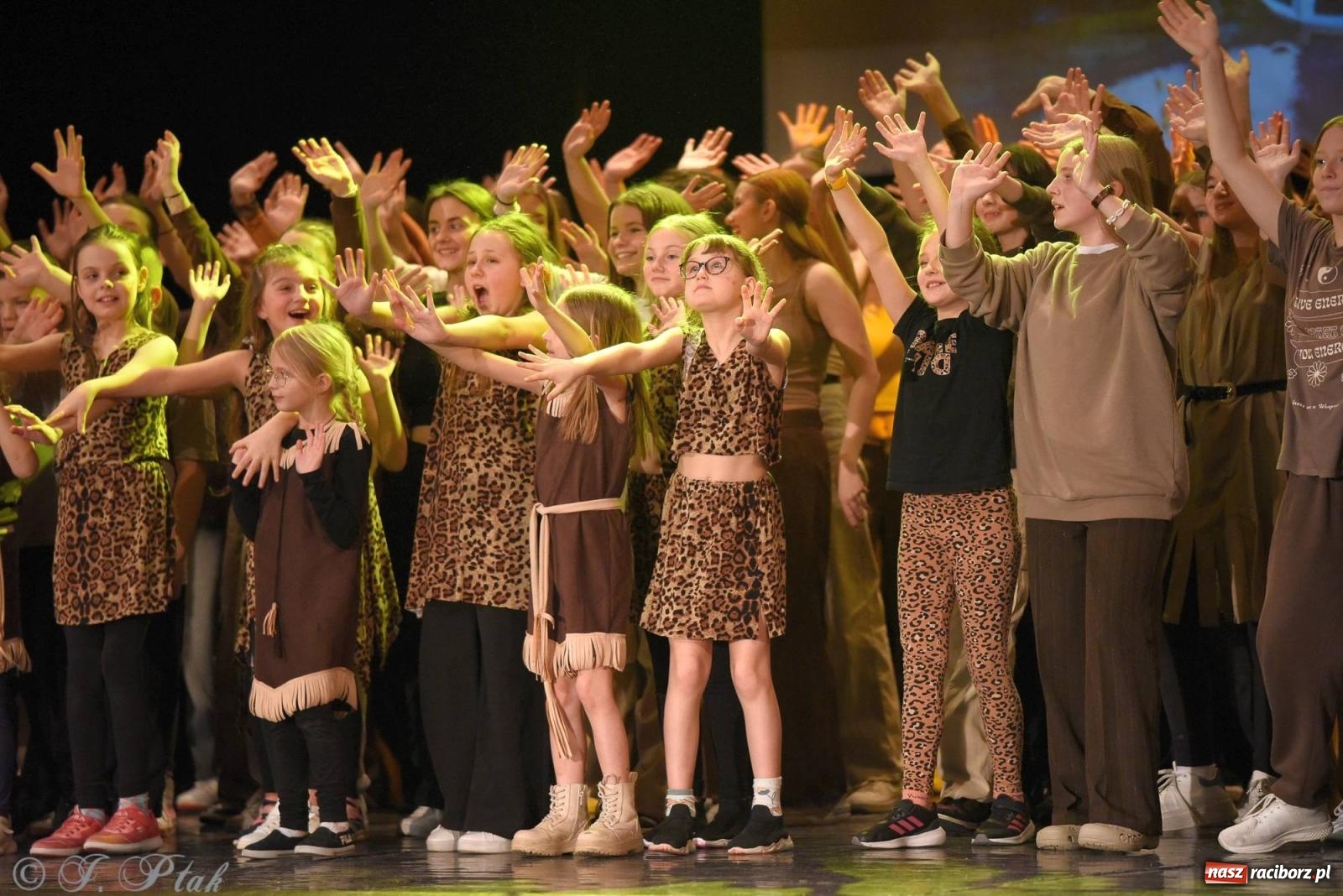 Zdjęcie w galerii na portalu naszraciborz.pl: SKAZA w Disney'owskiej odsłonie- widowisko taneczne wiadomości z regionu