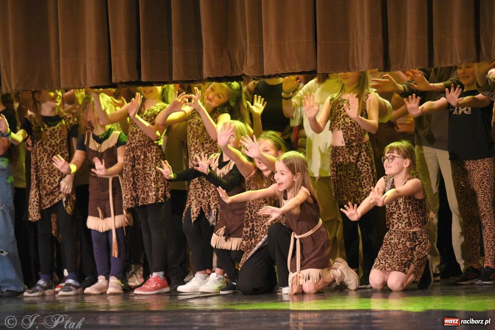 Zdjęcie w galerii na portalu naszraciborz.pl: SKAZA w Disney'owskiej odsłonie- widowisko taneczne wiadomości z regionu