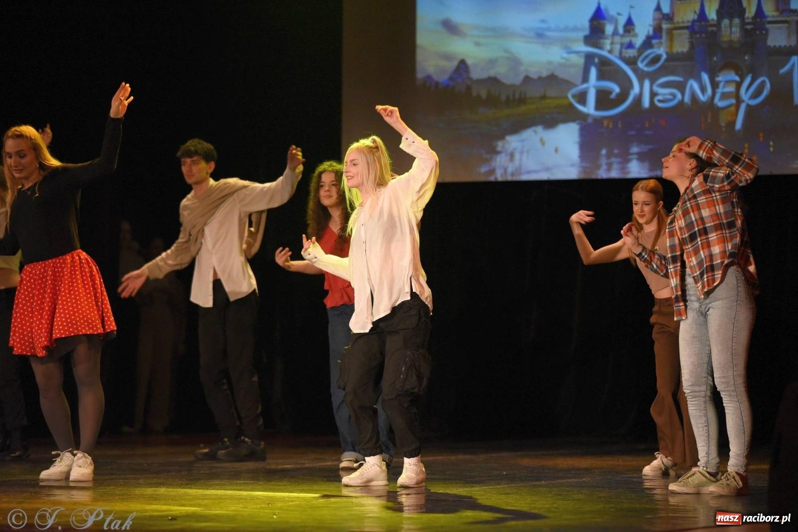 Zdjęcie w galerii na portalu naszraciborz.pl: SKAZA w Disney'owskiej odsłonie- widowisko taneczne wiadomości z regionu